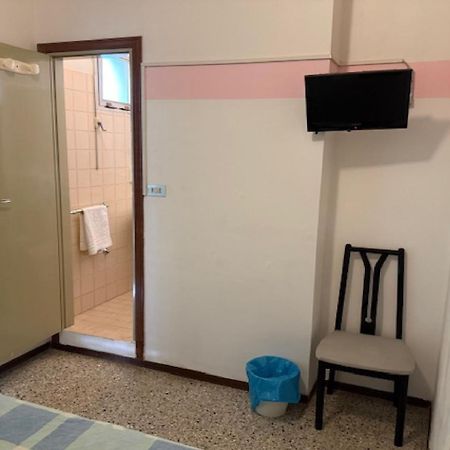 Hotel Nives Rimini Eksteriør billede