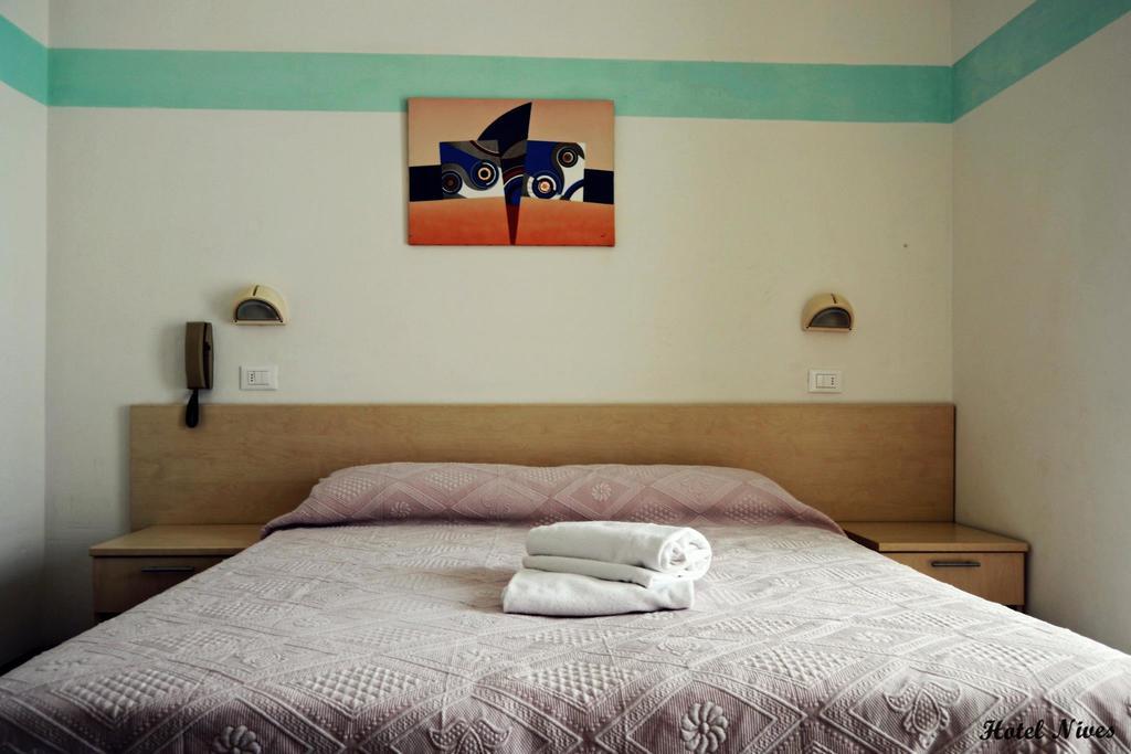 Hotel Nives Rimini Eksteriør billede