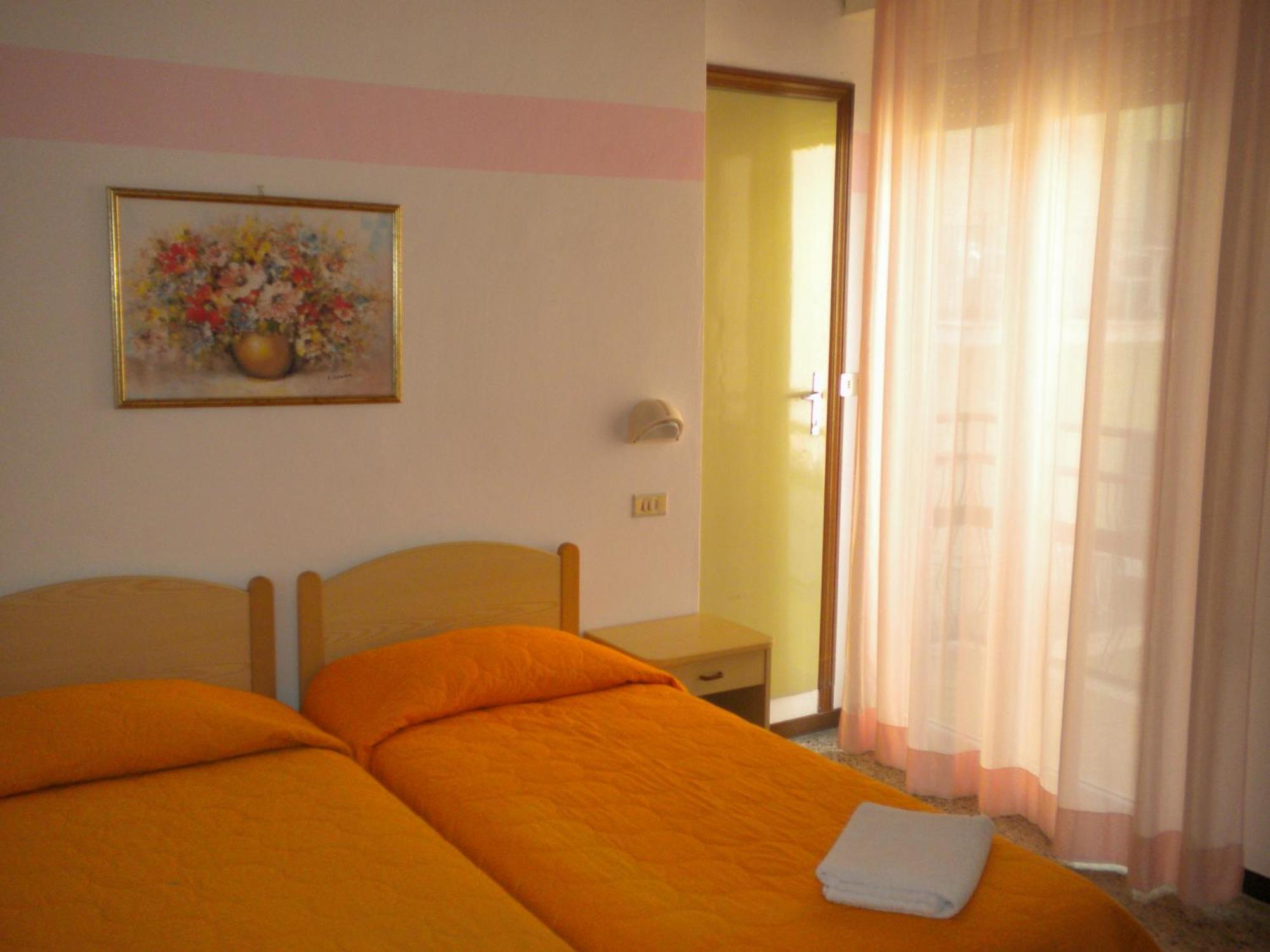 Hotel Nives Rimini Værelse billede