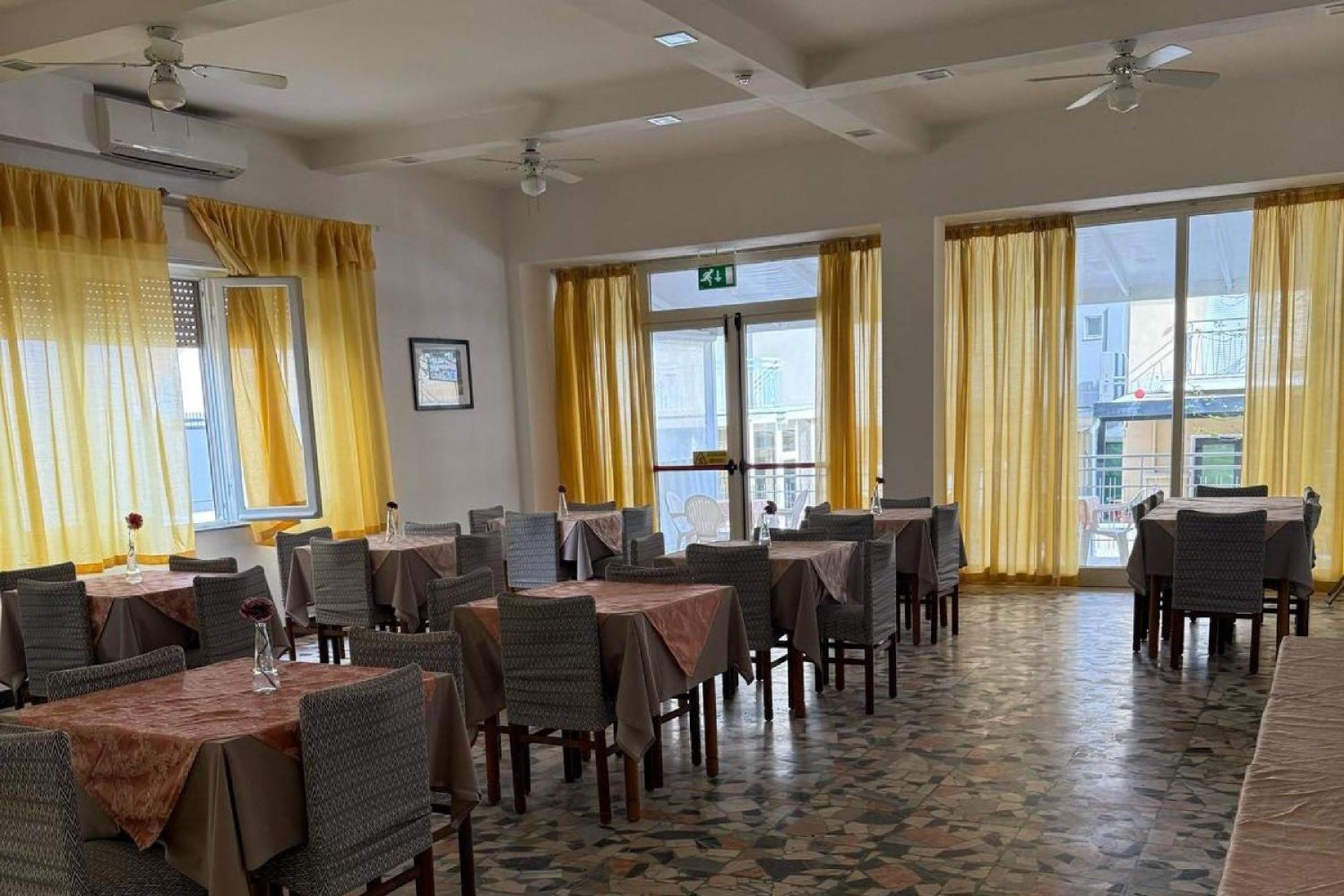 Hotel Nives Rimini Eksteriør billede