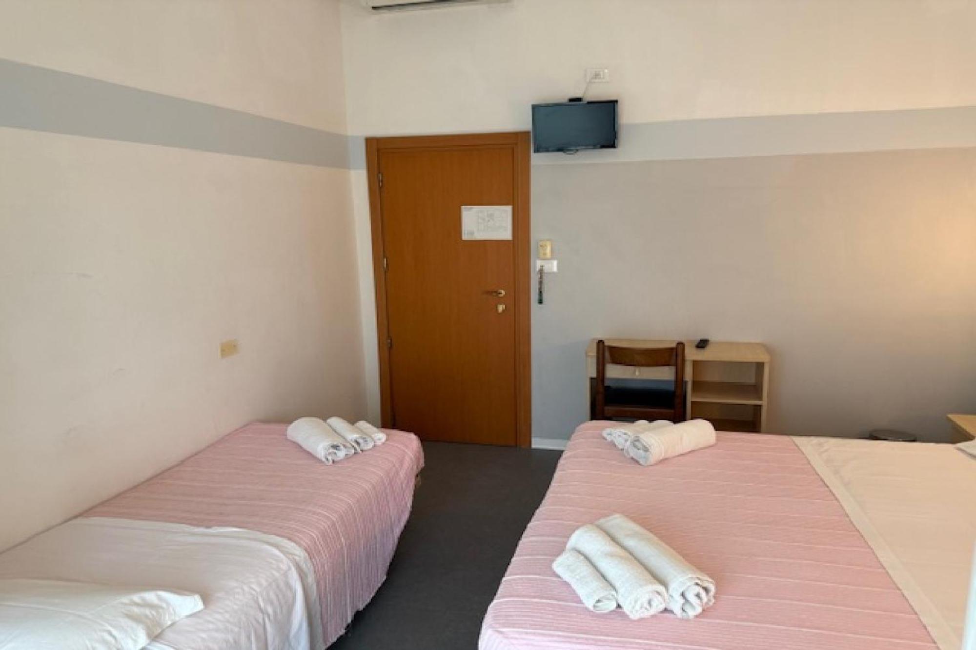 Hotel Nives Rimini Eksteriør billede