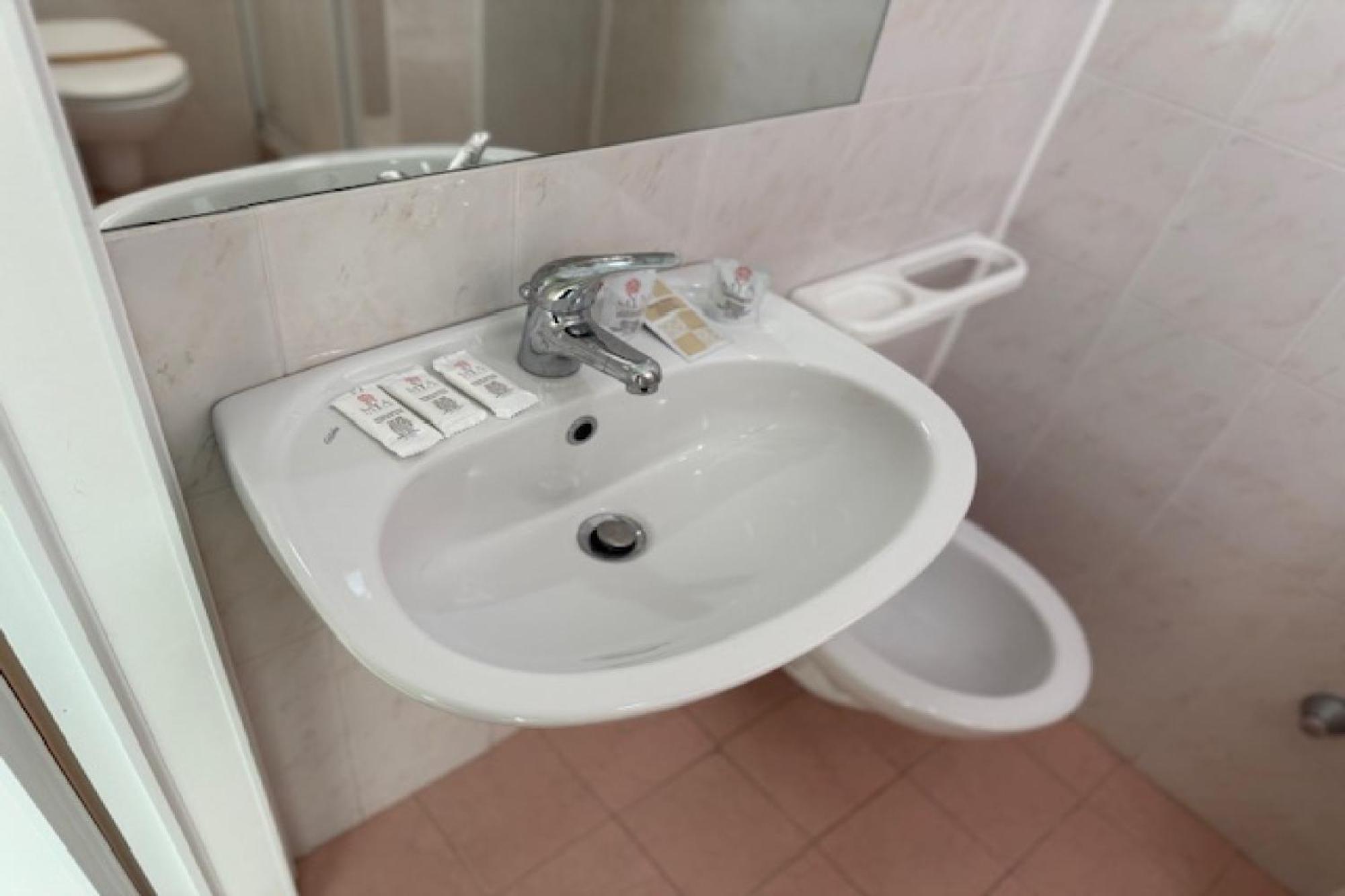 Hotel Nives Rimini Eksteriør billede
