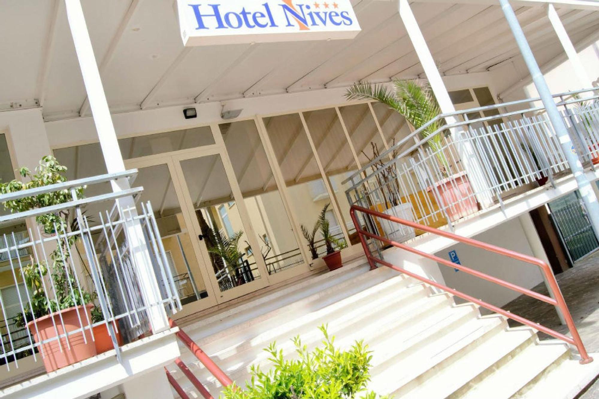 Hotel Nives Rimini Eksteriør billede