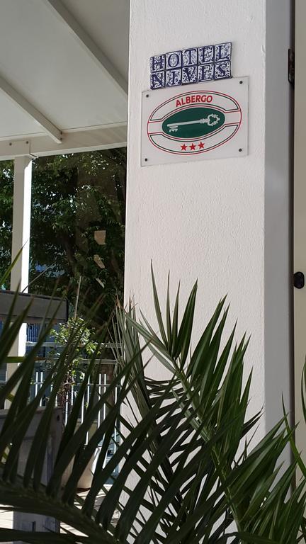 Hotel Nives Rimini Eksteriør billede