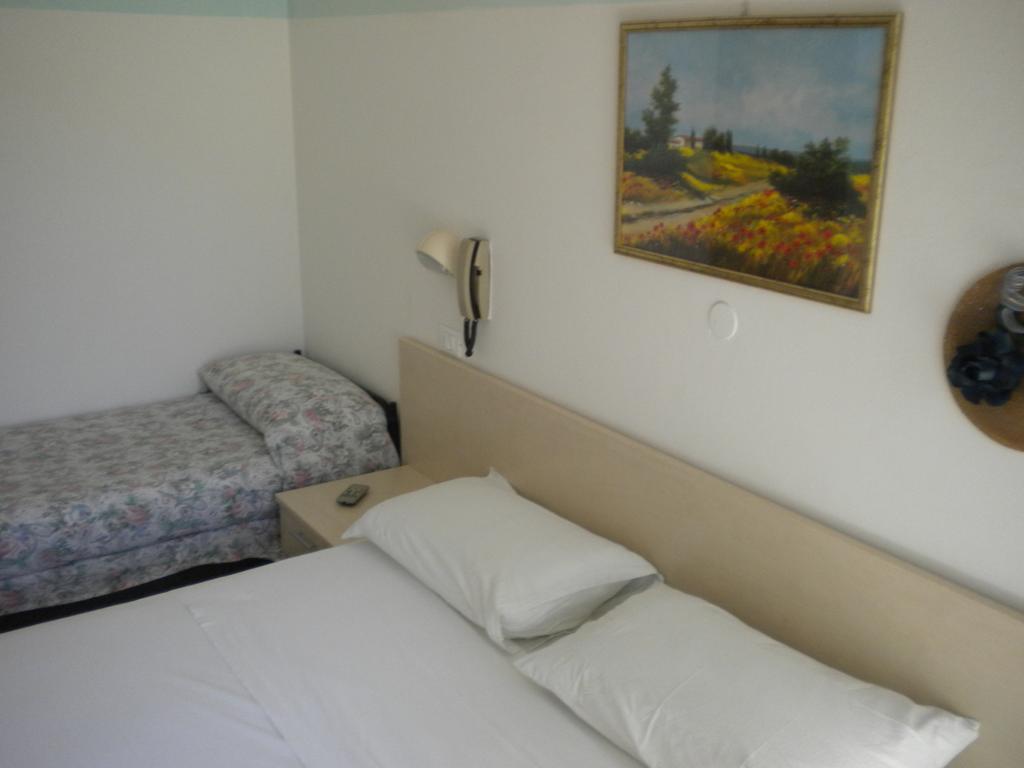 Hotel Nives Rimini Værelse billede