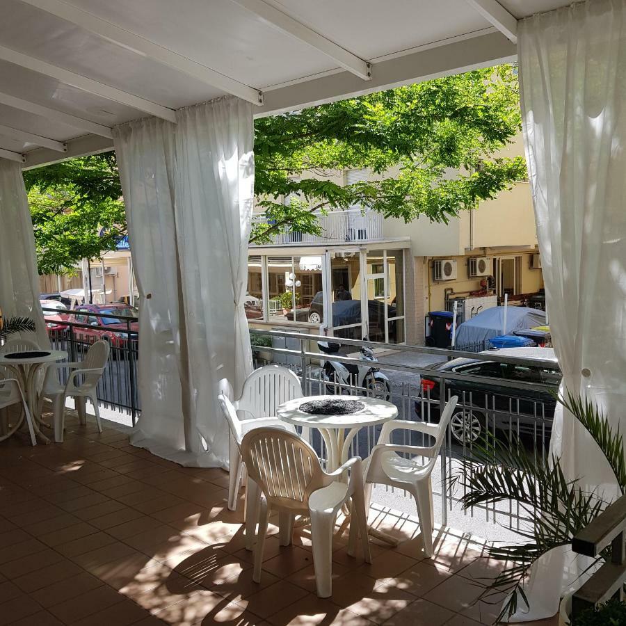 Hotel Nives Rimini Eksteriør billede